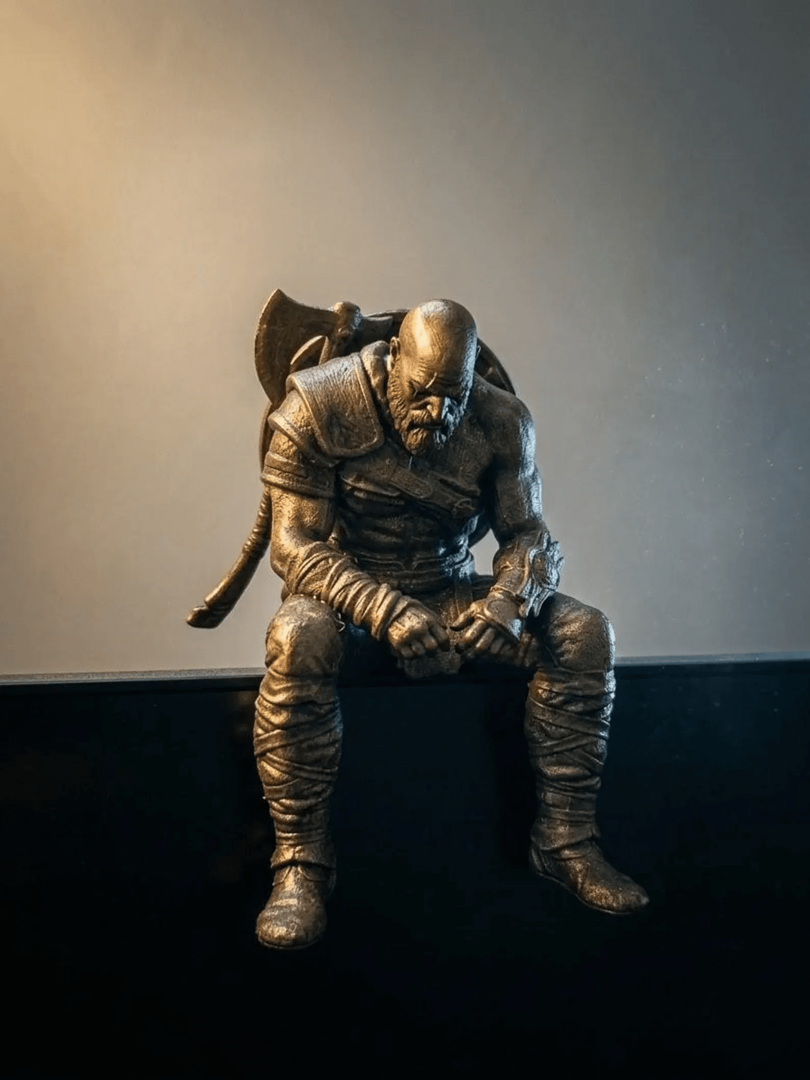 Kratos Monitor Sitter, God of War 3D Printed Figurine - Yukizi