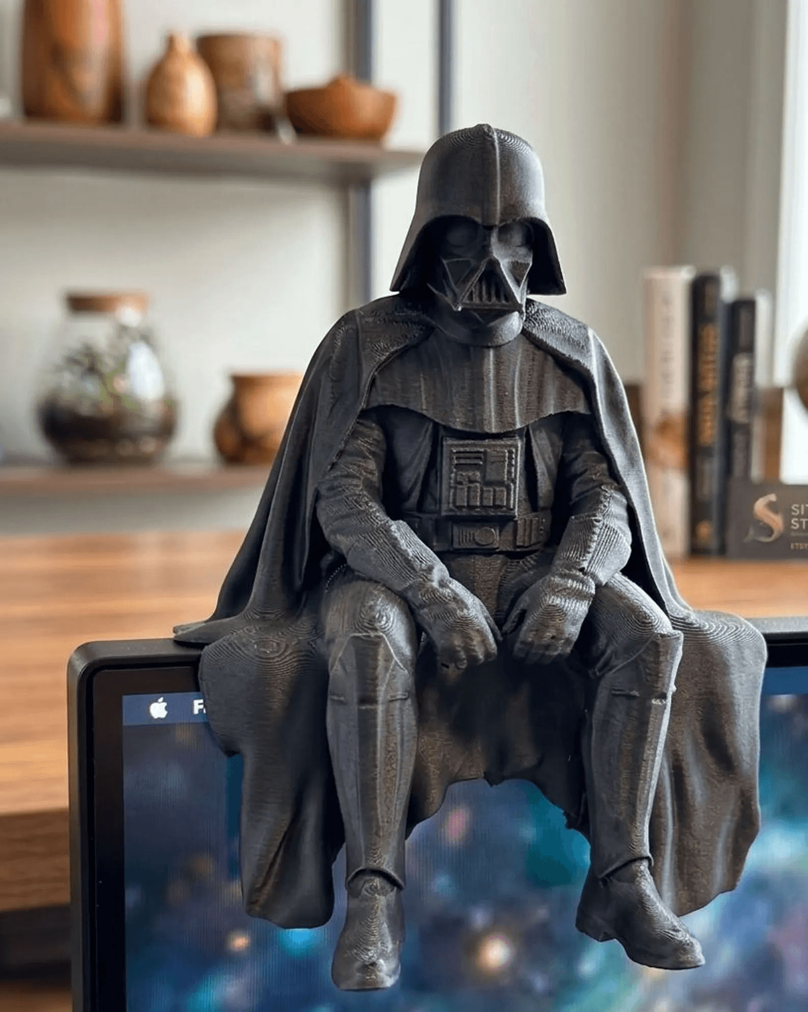 Sad Darth Vader Monitor Sitter Figure - Yukizi