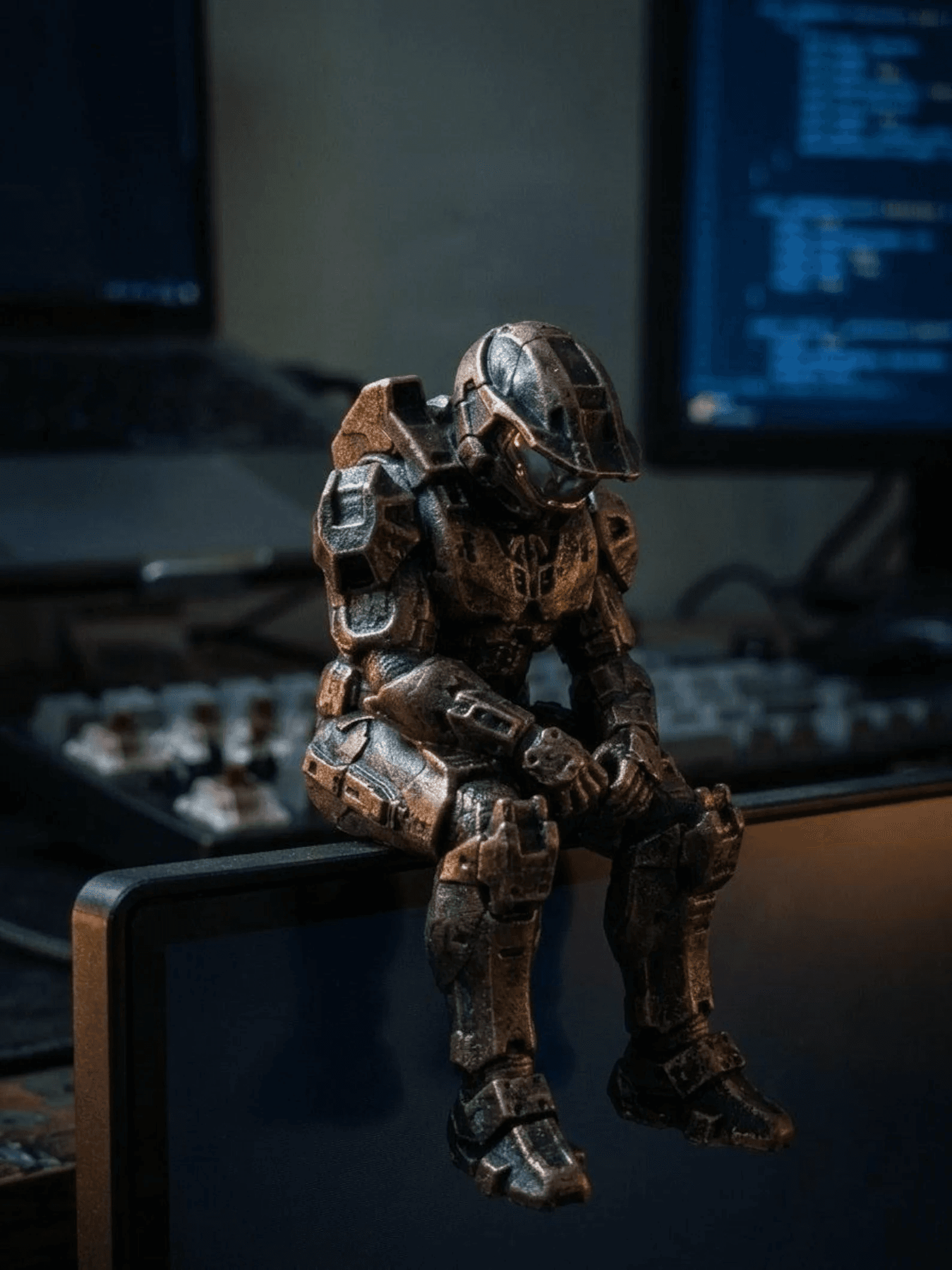Master Chief Halo Resin Figure, Metallic Armor Collectible - Yukizi